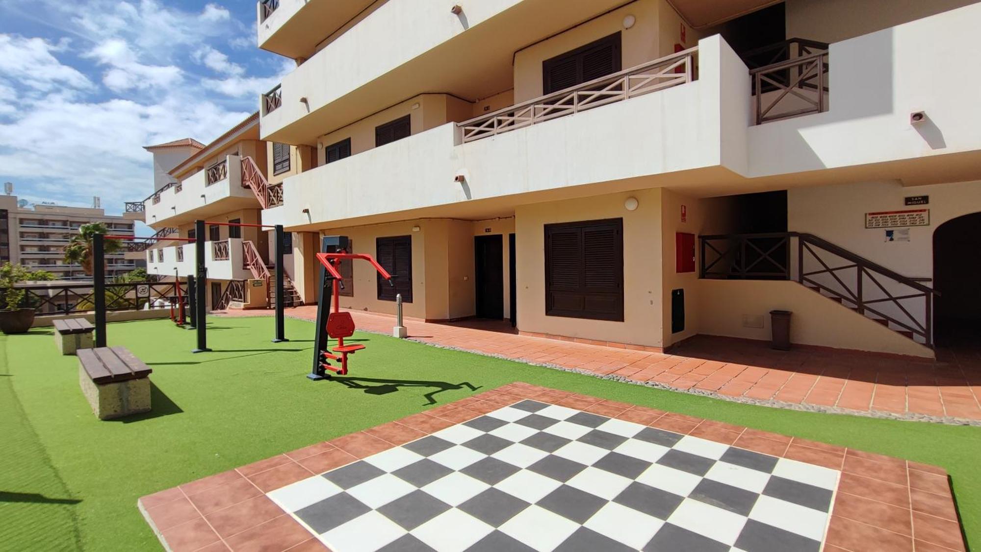 Spacious Apartment With Private Garden In Tenerife South ซานมิเกลเดียโบนา ภายนอก รูปภาพ